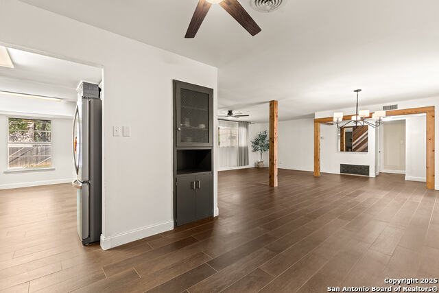 Image 11 of 35 For 619 Patricia