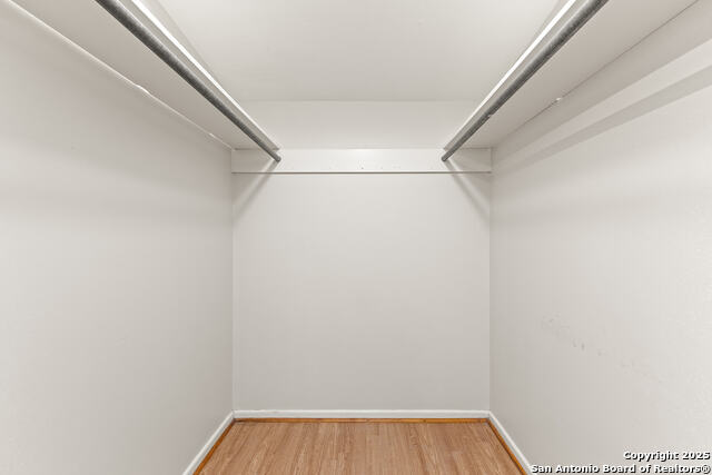 Image 22 of 35 For 619 Patricia