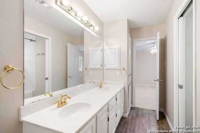 Image 21 of 27 For 2118 Mollys Way