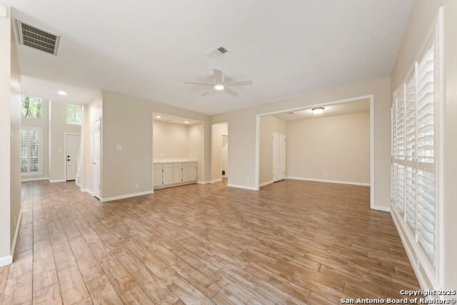 Image 7 of 27 For 2118 Mollys Way