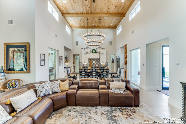 Image 11 of 49 For 130 Saga St  