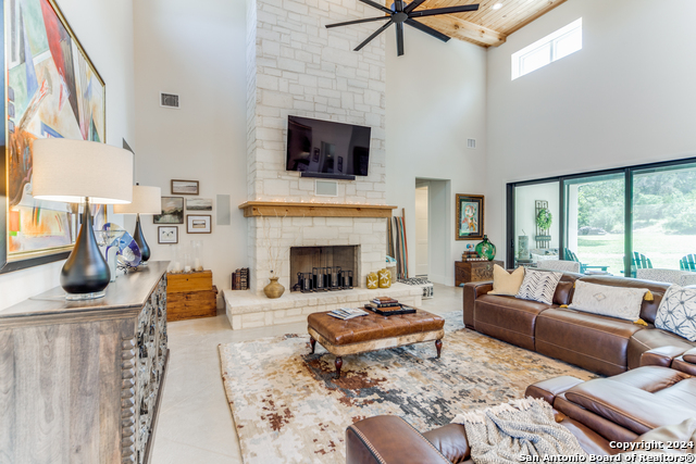 Image 13 of 49 For 130 Saga St  