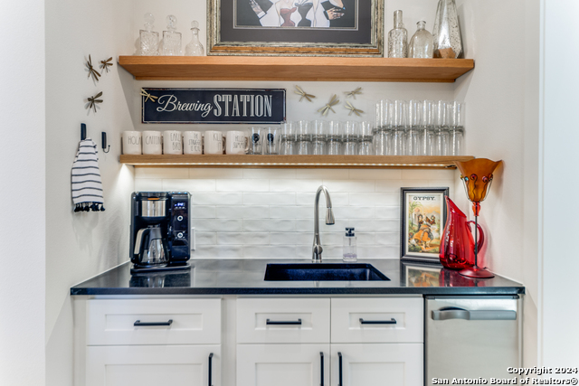 Image 19 of 49 For 130 Saga St  