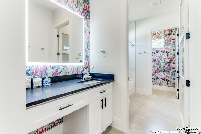 Image 33 of 49 For 130 Saga St  