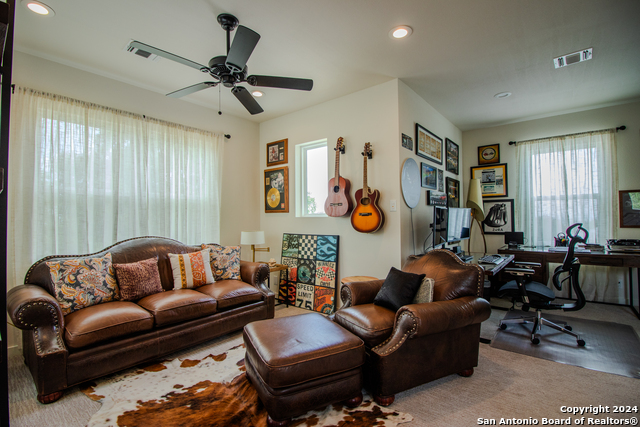 Image 40 of 49 For 130 Saga St  