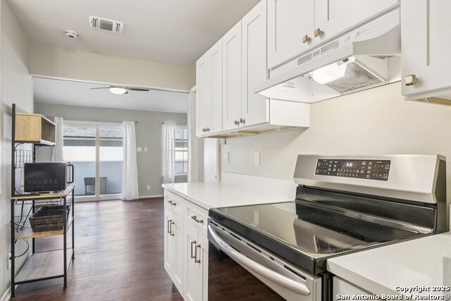 Image 12 of 33 For 12018 Stoney Dr