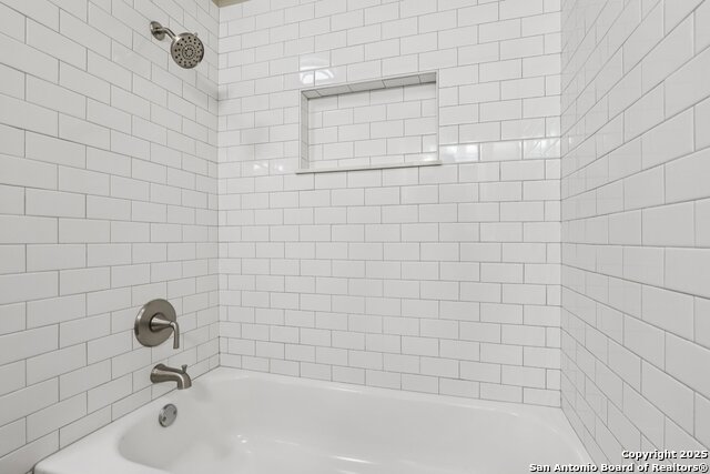 Image 14 of 33 For 12018 Stoney Dr