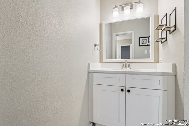 Image 15 of 33 For 12018 Stoney Dr