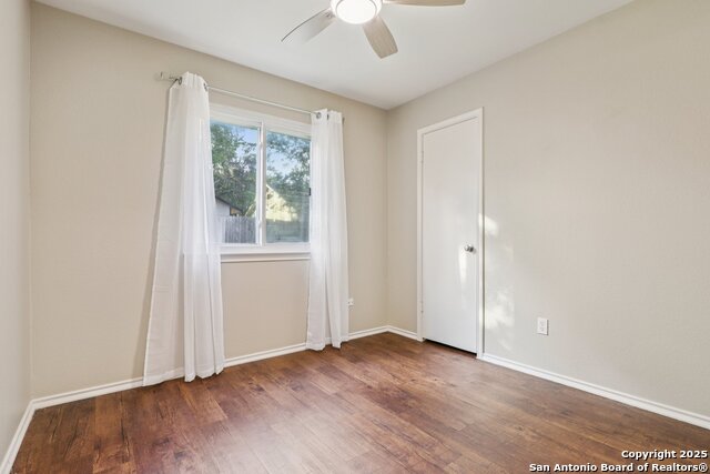 Image 16 of 33 For 12018 Stoney Dr