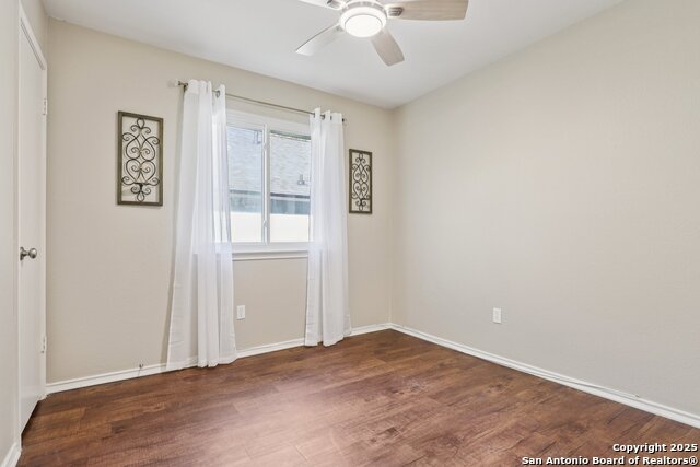 Image 17 of 33 For 12018 Stoney Dr