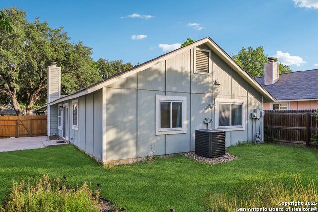 Image 23 of 33 For 12018 Stoney Dr