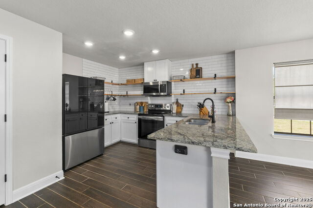 Image 11 of 39 For 1616 Continental Dr W