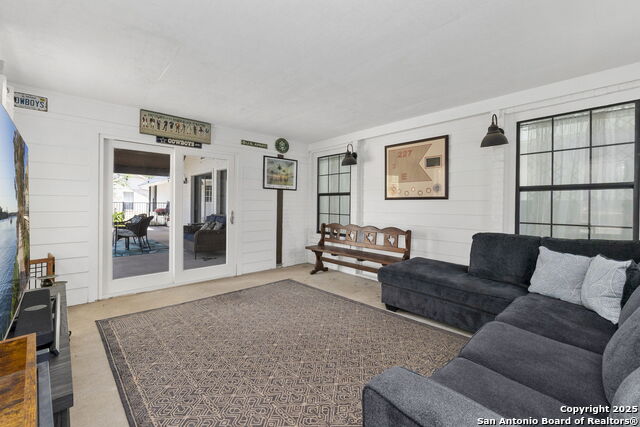 Image 31 of 39 For 1616 Continental Dr W