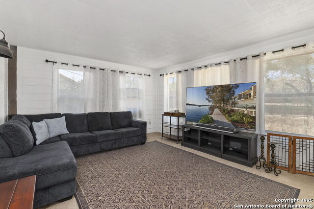 Image 32 of 39 For 1616 Continental Dr W