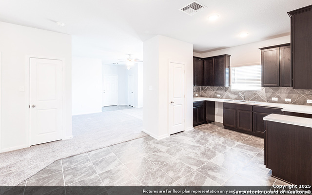 Image 3 of 9 For 10714 Willow Dale