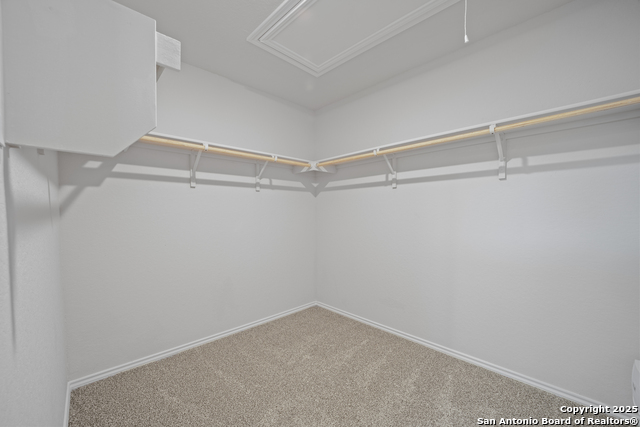 Listing photo id 14 for 465 Payton