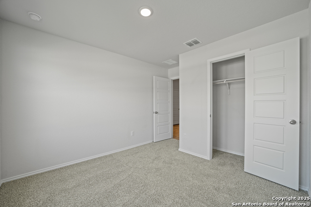 Listing photo id 16 for 465 Payton