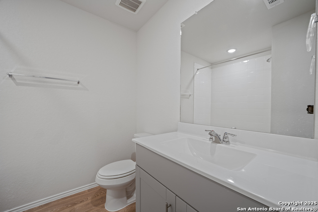 Listing photo id 17 for 465 Payton