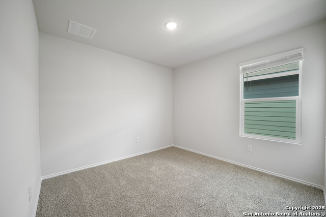 Listing photo id 20 for 465 Payton