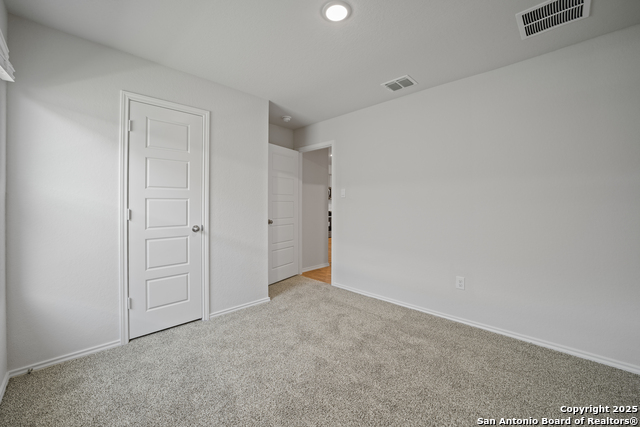Listing photo id 21 for 465 Payton