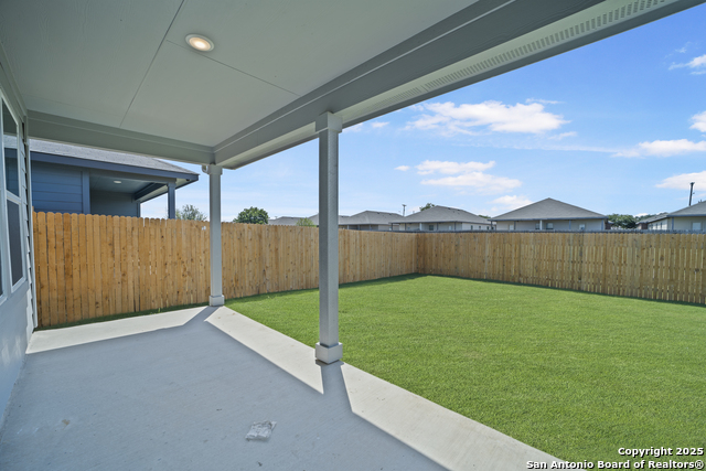 Listing photo id 23 for 465 Payton