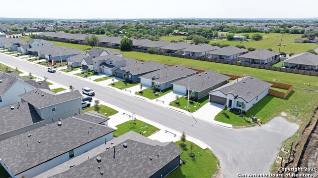 Listing photo id 29 for 465 Payton
