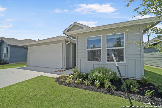 Listing photo id 2 for 465 Payton