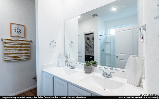 Listing photo id 9 for 6632 Cibolo Springs