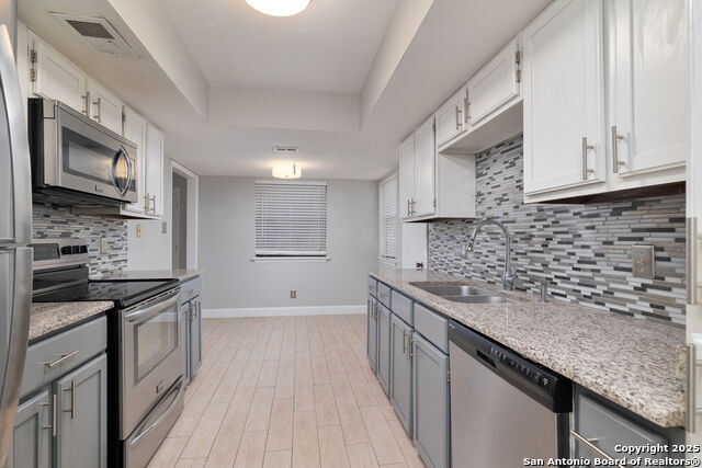 Image 10 of 25 For 8408 Echo Creek