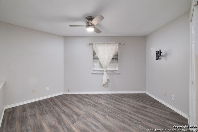 Image 11 of 25 For 8408 Echo Creek