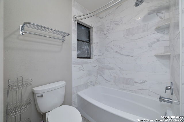 Image 19 of 25 For 8408 Echo Creek