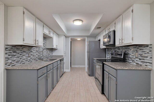 Image 9 of 25 For 8408 Echo Creek