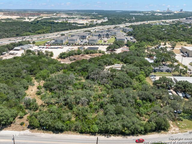 Listing photo id 2 for 17190 Classen