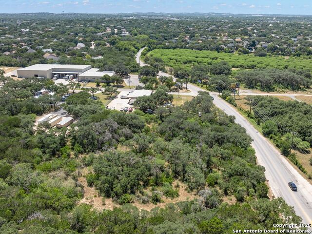 Listing photo id 3 for 17190 Classen