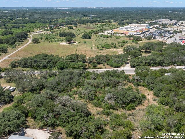 Listing photo id 4 for 17190 Classen