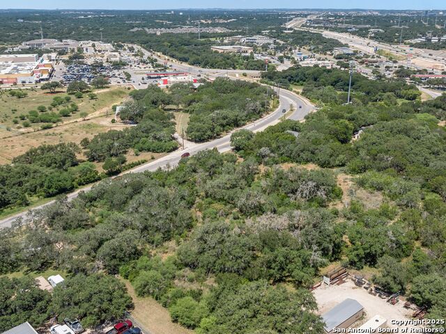 Listing photo id 5 for 17190 Classen