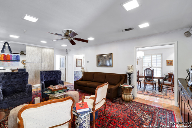 Listing photo id 9 for 510 Prinz  