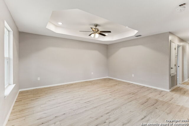 Image 6 of 33 For 112 Spring Valley
