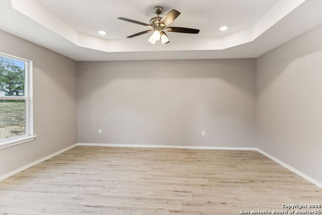 Image 7 of 33 For 112 Spring Valley