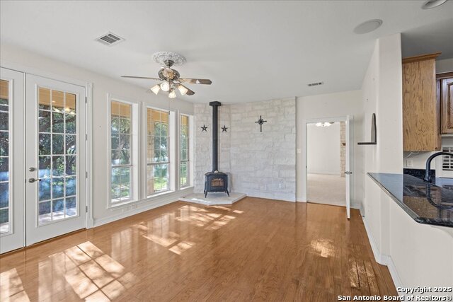 Listing photo id 8 for 1651 Old Red Ranch