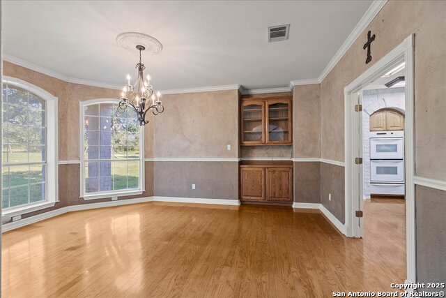 Listing photo id 12 for 1651 Old Red Ranch