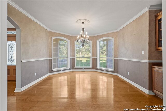 Listing photo id 13 for 1651 Old Red Ranch