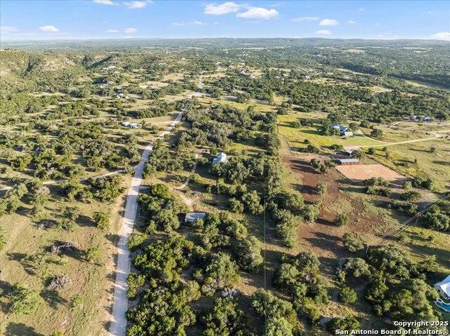Listing photo id 31 for 1651 Old Red Ranch