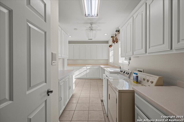 Listing photo id 4 for 1651 Old Red Ranch