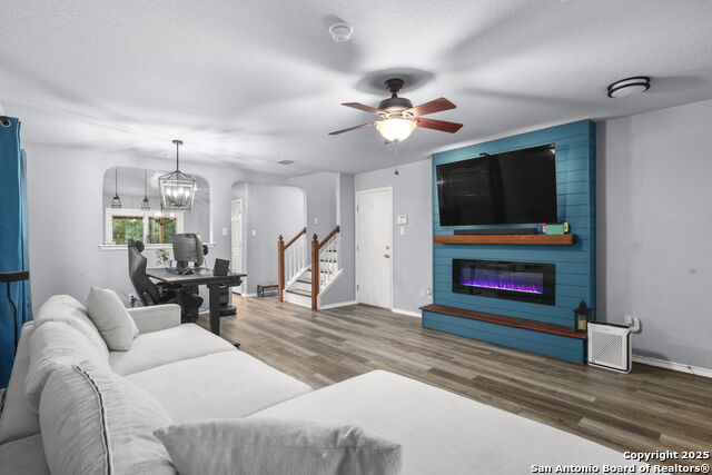 Image 10 of 47 For 243 Cardinal Song