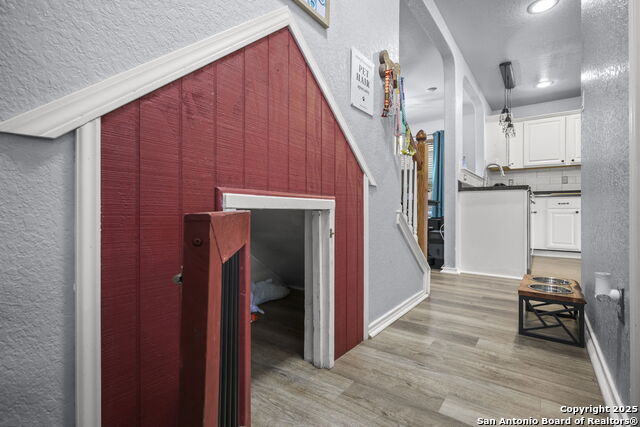 Image 25 of 47 For 243 Cardinal Song