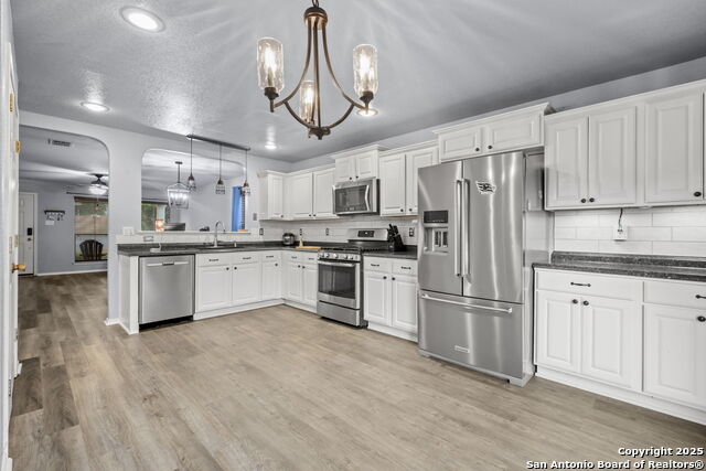 Image 5 of 47 For 243 Cardinal Song