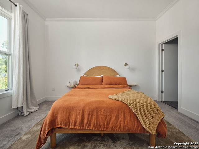 Image 21 of 31 For 400 Guenther Street E 1203