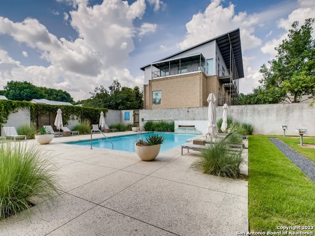 Image 14 of 27 For 1115 Alamo St S 2402