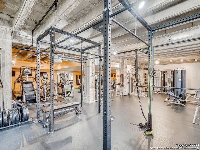 Image 17 of 27 For 1115 Alamo St S 2402